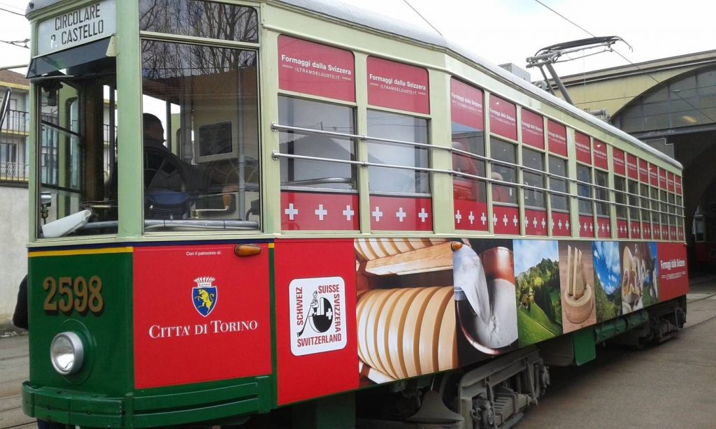 Il_Tram_del_Gusto_di_Formaggi_Svizzeri_arriva_a_Torino3
