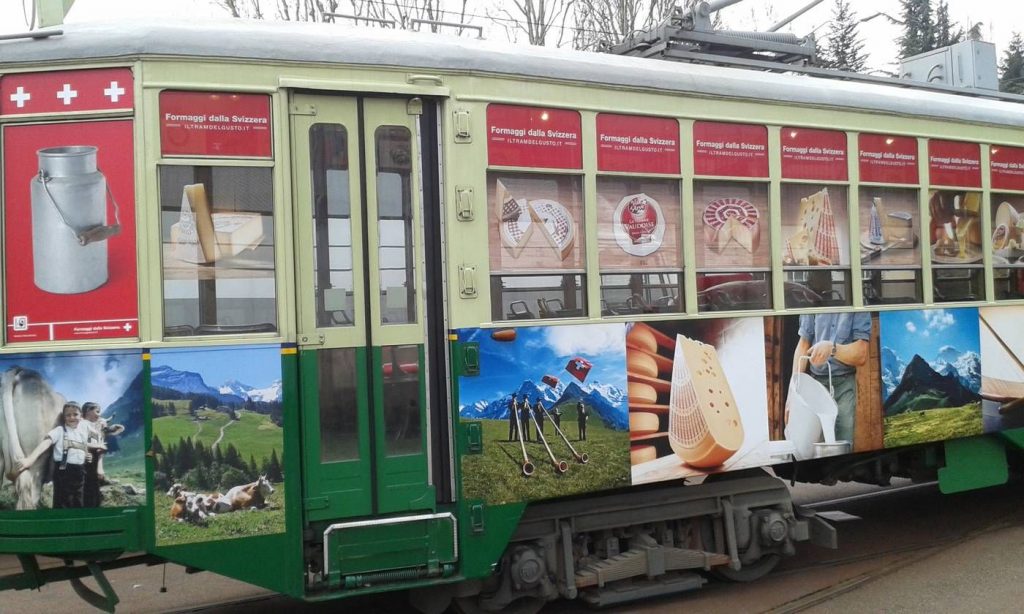 Il_Tram_del_Gusto_di_Formaggi_Svizzeri_arriva_a_Torino5