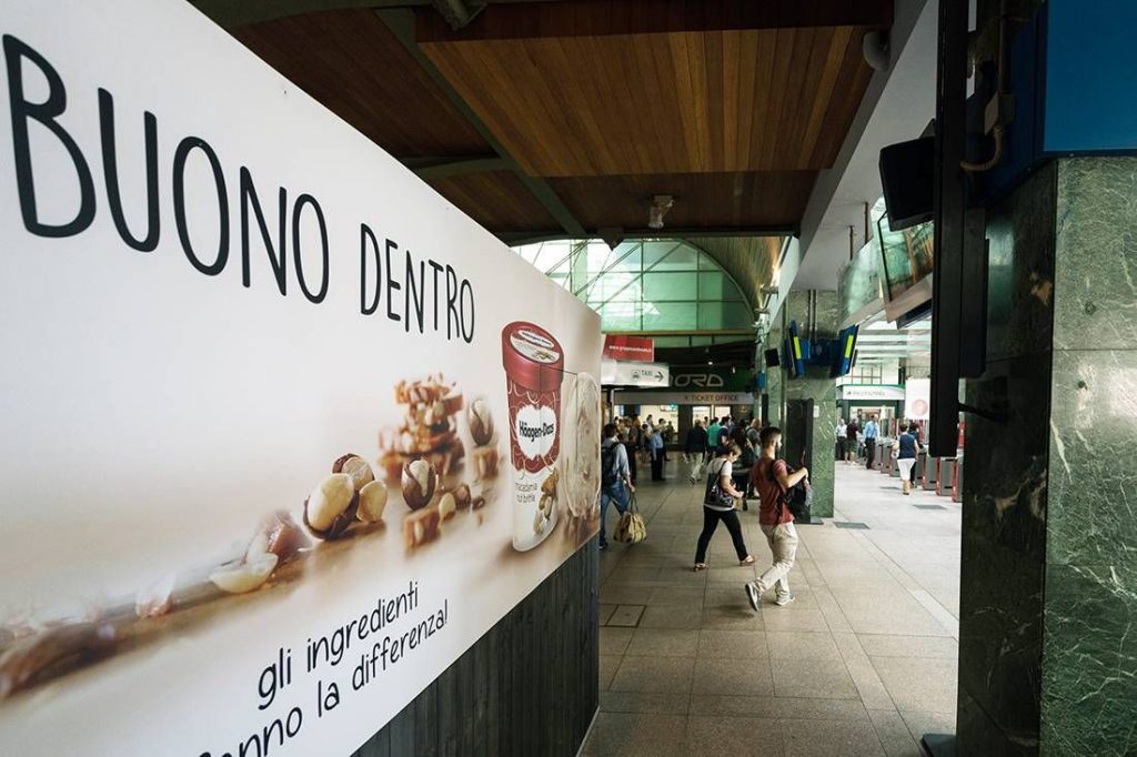 Haagen-Dazs_Arriva_in_stazione_cadorna_03