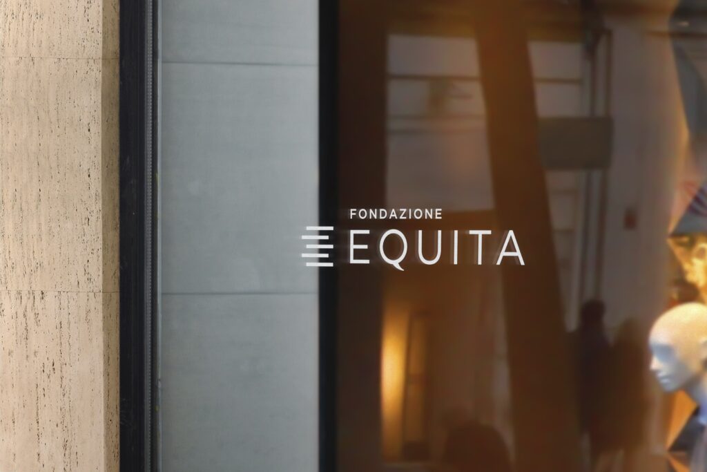 EQUITA rebranding vetrofania_2-min