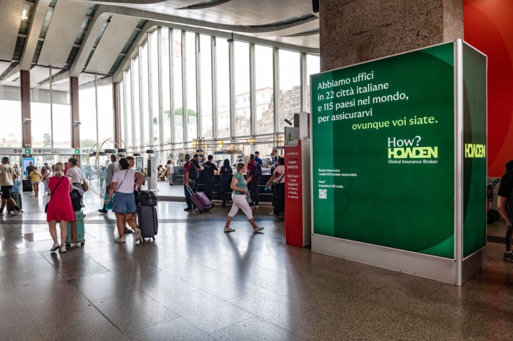 Howden 10 OOH verde della campagna adv di Howden