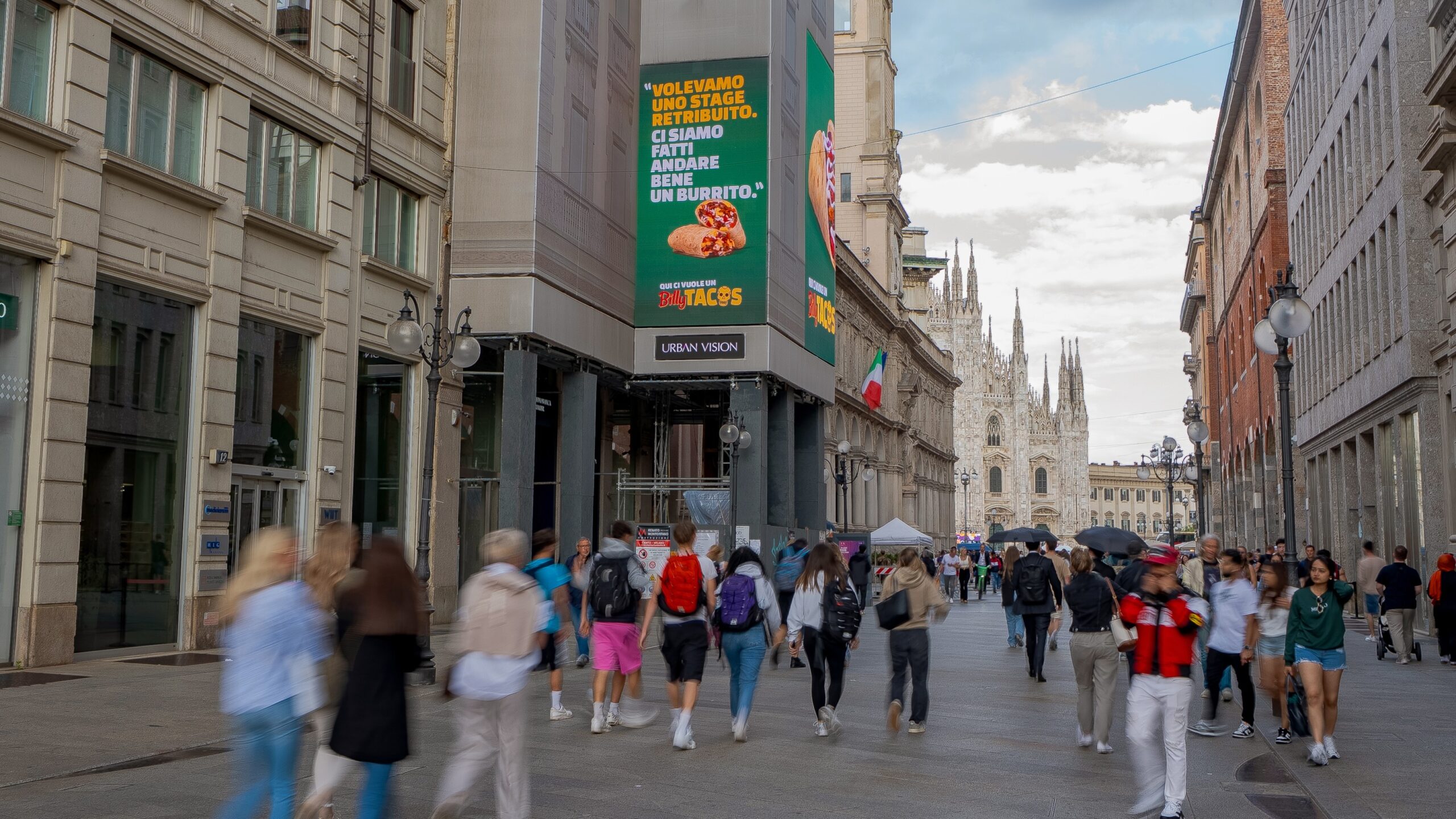 QUI CI VUOLE UN BILLY TACOS: la campagna DOOH che porta le disillusioni della GenZ nelle strade di Milano