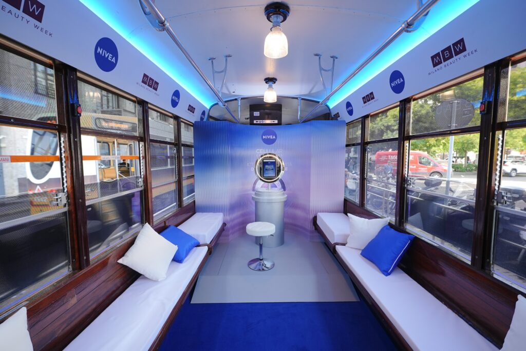 Nivea Epigenetics 9 Foto degli interni del tram di NIVEA Epigenetics