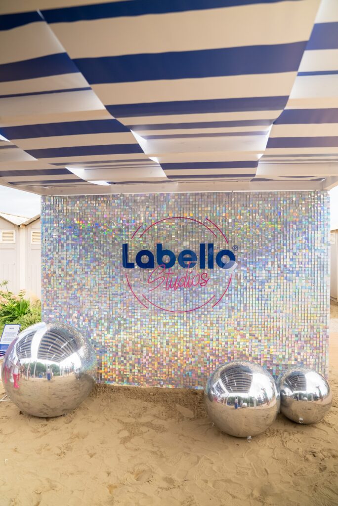 LABELLO VENEZIA 6 Foto logo e stand Labello a Venezia