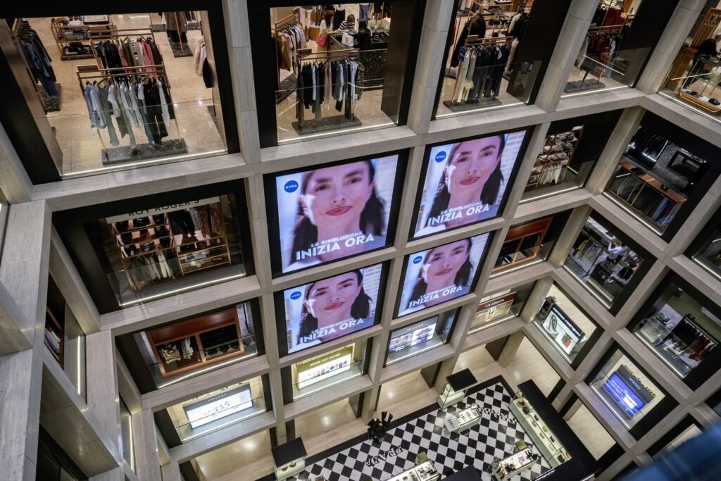 NIVEA Epigenetics 14 Store Rinascente con led sul nuovo siero NIVEA Epigenetics