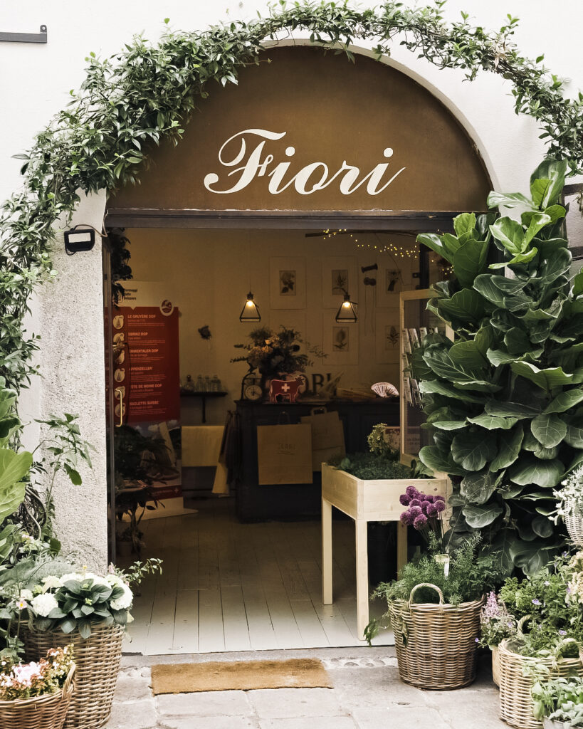 Formaggi dalla Svizzera 7 Ingresso della location a Milano dove si è tenuto l'evento di Formaggi dalla Svizzera