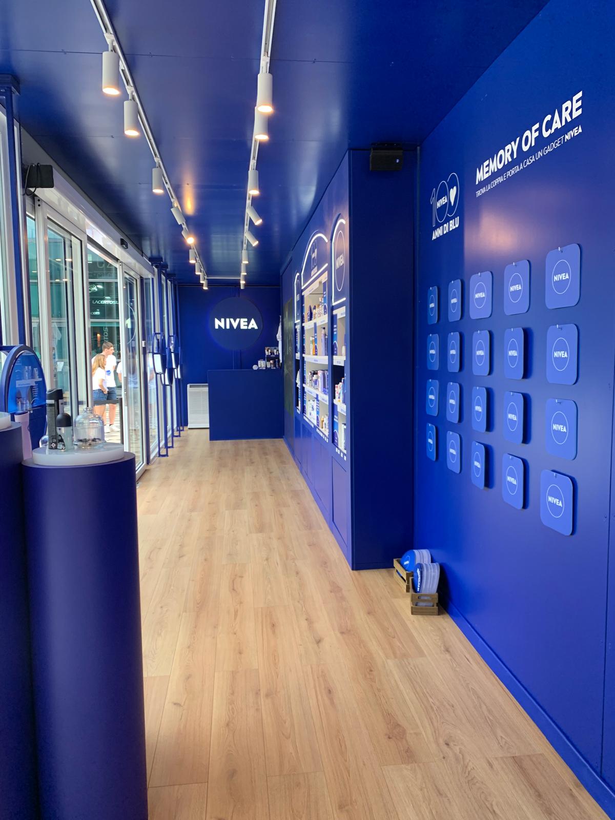 “100 Anni di Blu”: un pop-up store itinerante per celebrare un’icona NIVEA